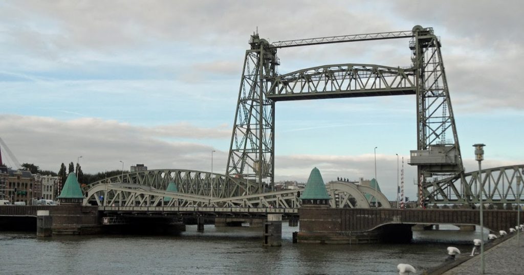 Rotterdam Bridge vs Bezos Yacht 1