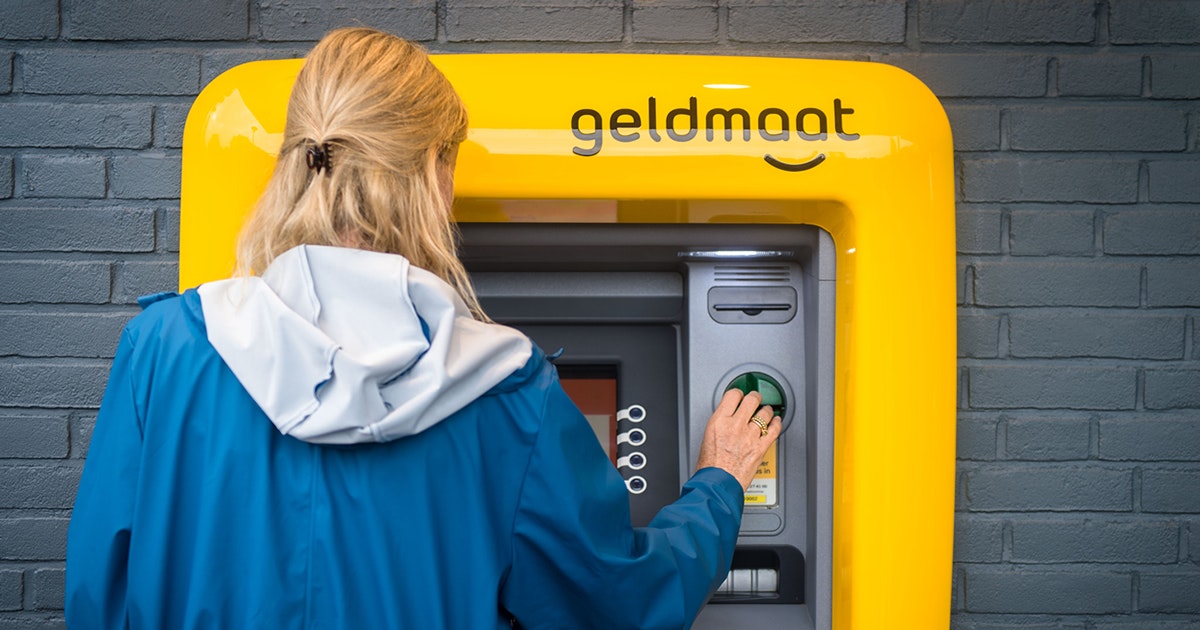 Number of ATMs is decreasing in Netherlands