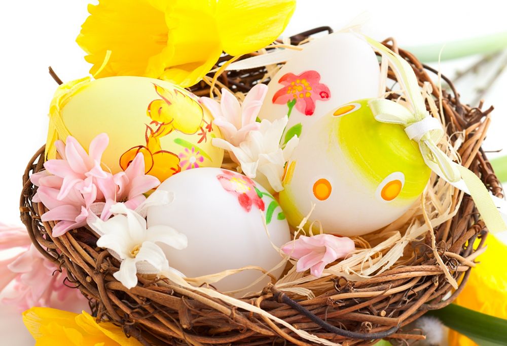 Why do the Dutch paint eggs on Easter?