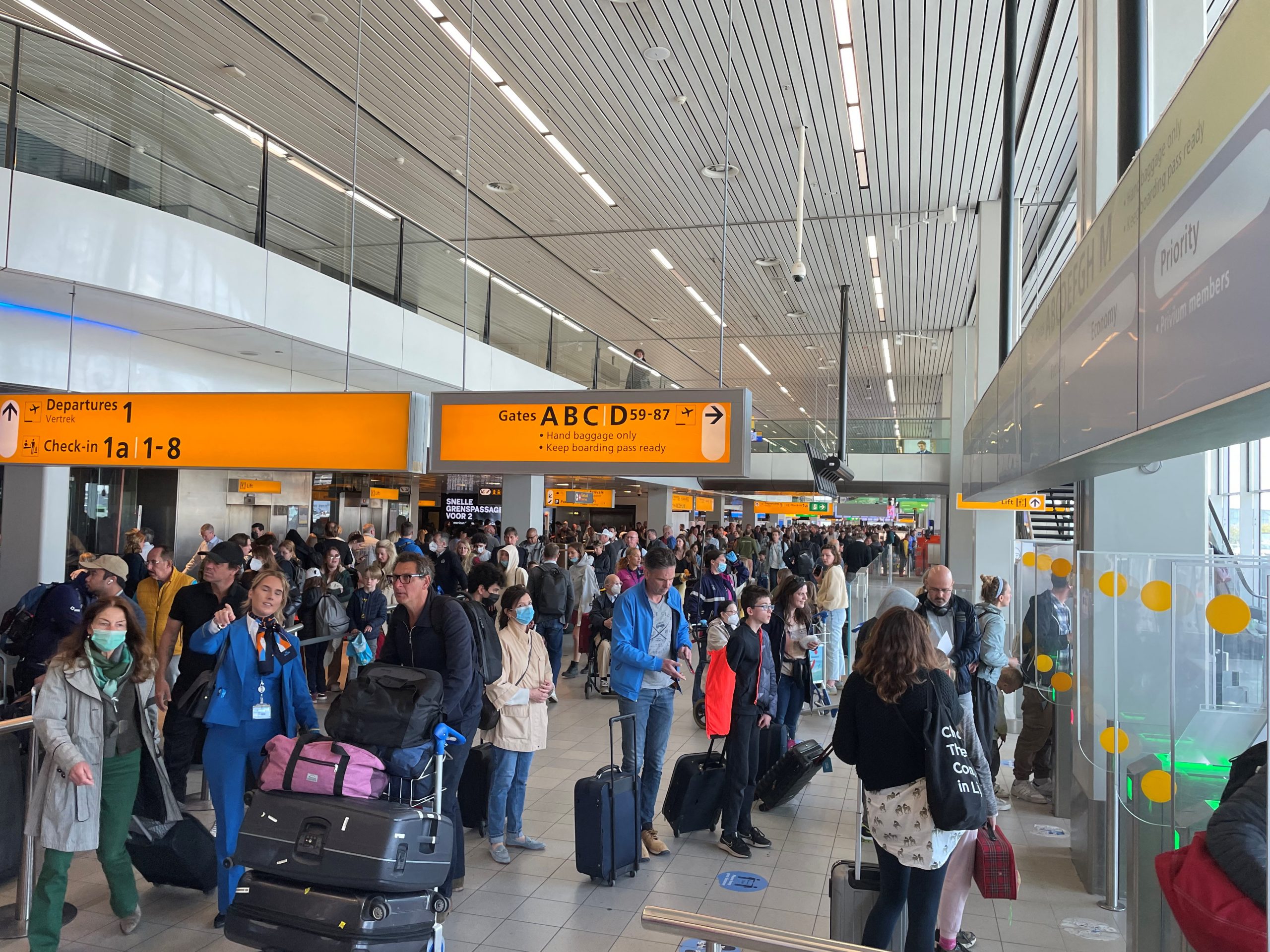 Schiphol Airport will not make free cancellations due to chaos