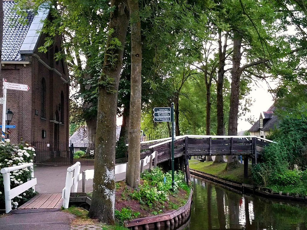 The Fairytale Village of the Netherlands Giethoorn 3