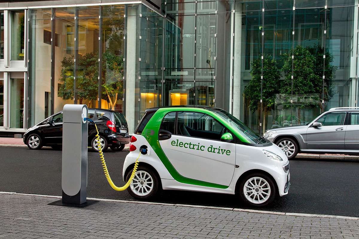 More than 300,000 electric cars are in use in the Netherlands.