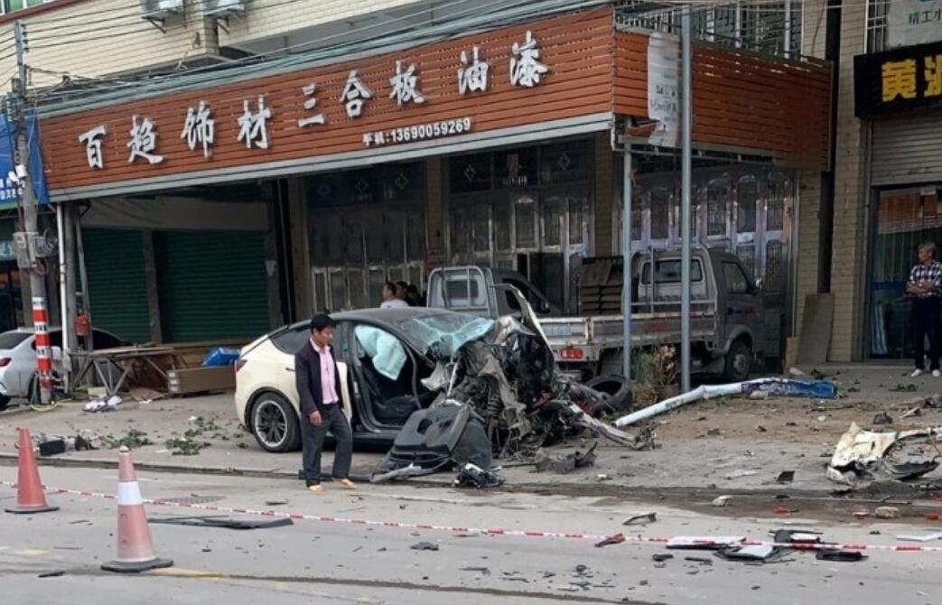 VIDEO: Tesla involved in fatal accident in China