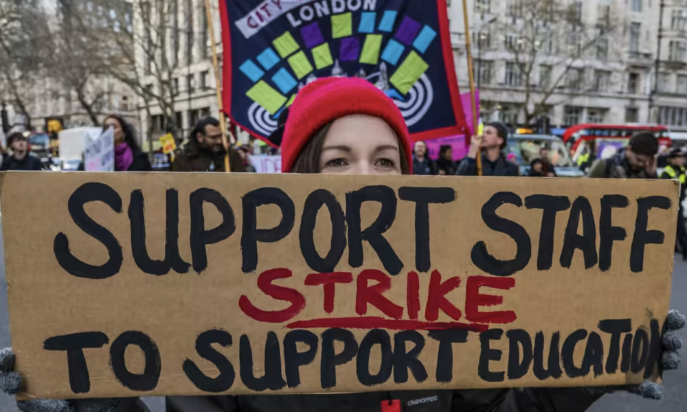 70,000 university workers in the UK to go on strike - Amsterdam Daily ...