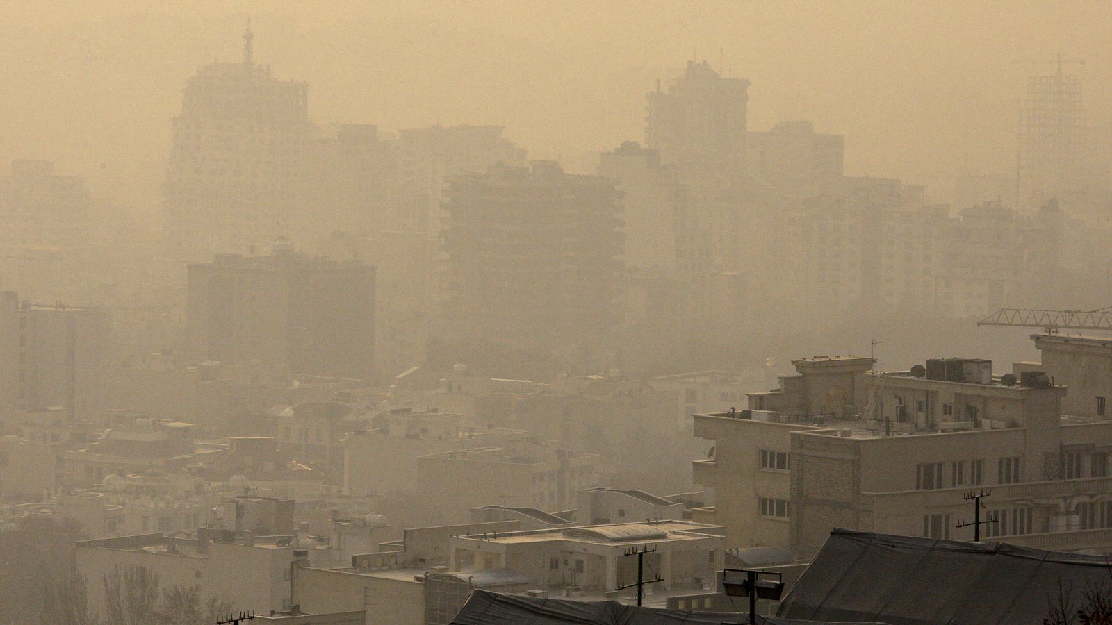 Air Pollution at dangerous level in Iran Education suspended