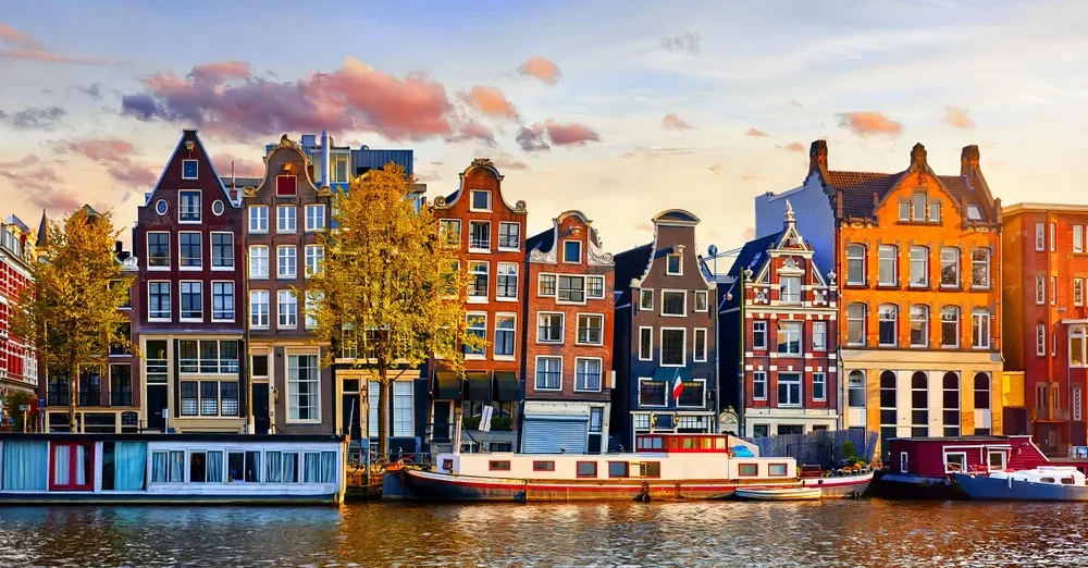 Amsterdam Travel Guide 2023 1000x522.webp