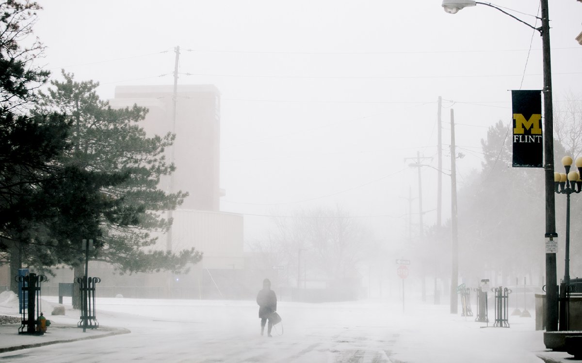 Dozens of people died in the USA from the freezing cold thousands of homes were left without electricity 3