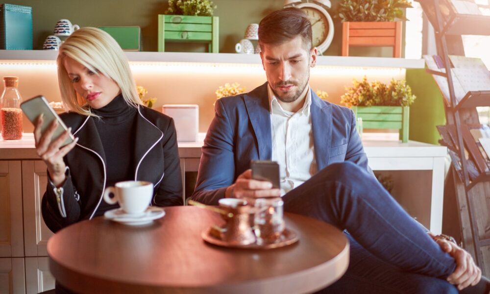 The Impact of Phubbing | Overcoming a Modern Challenge