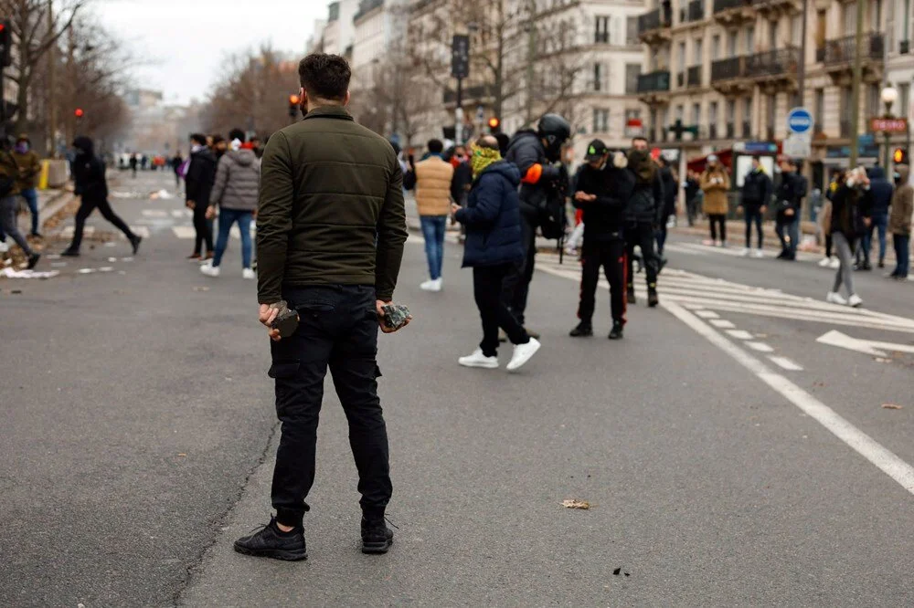 Protests in France spread to another country 4