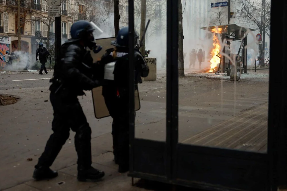 Protests in France spread to another country 6