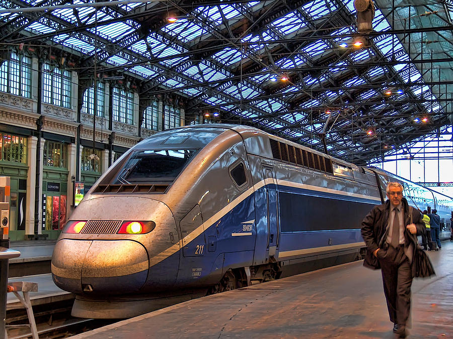 Reaction from the government to railway workers in France No strike at Christmas