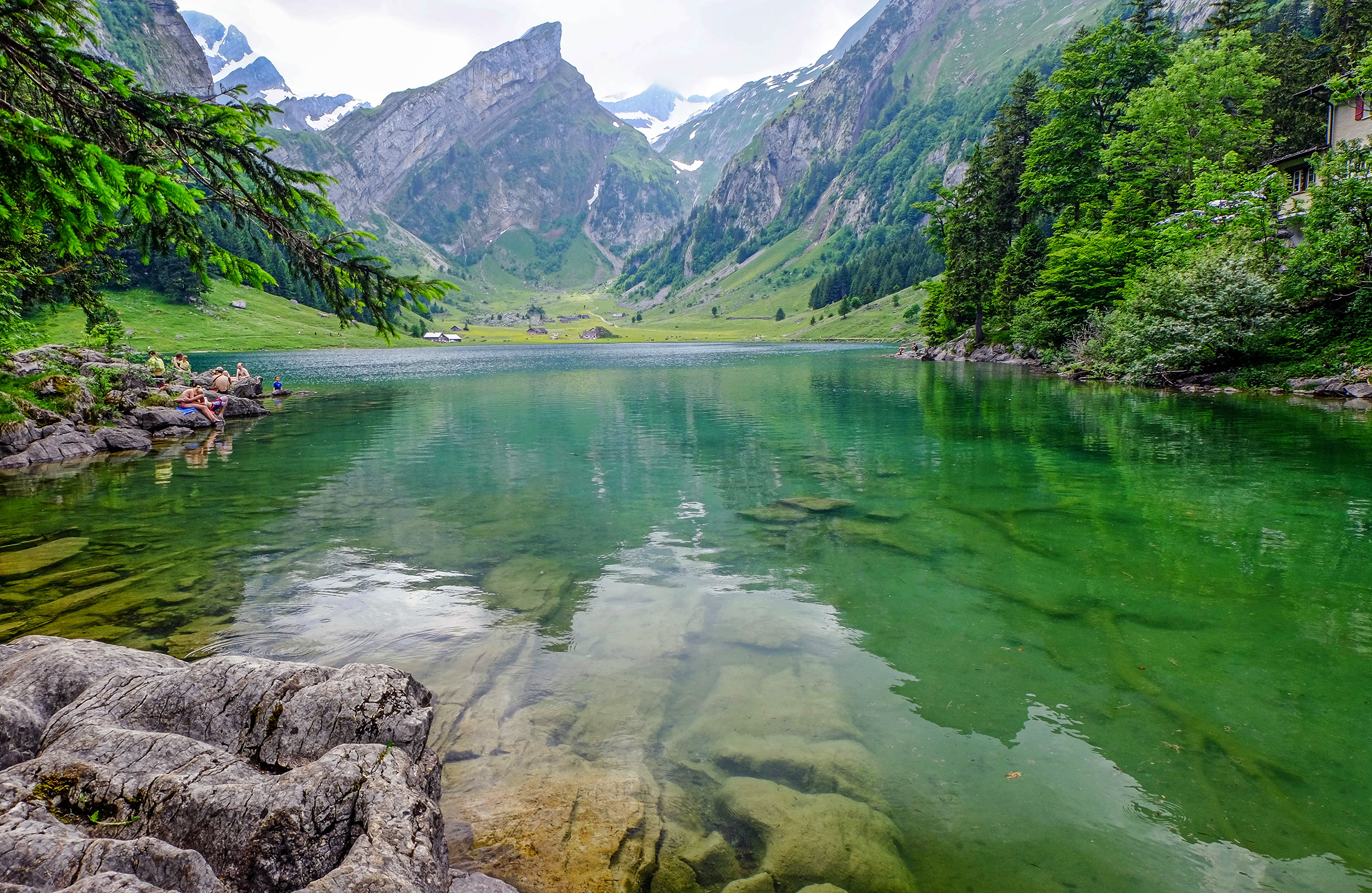 Seealpsee Lake in Switzerland impresses 3