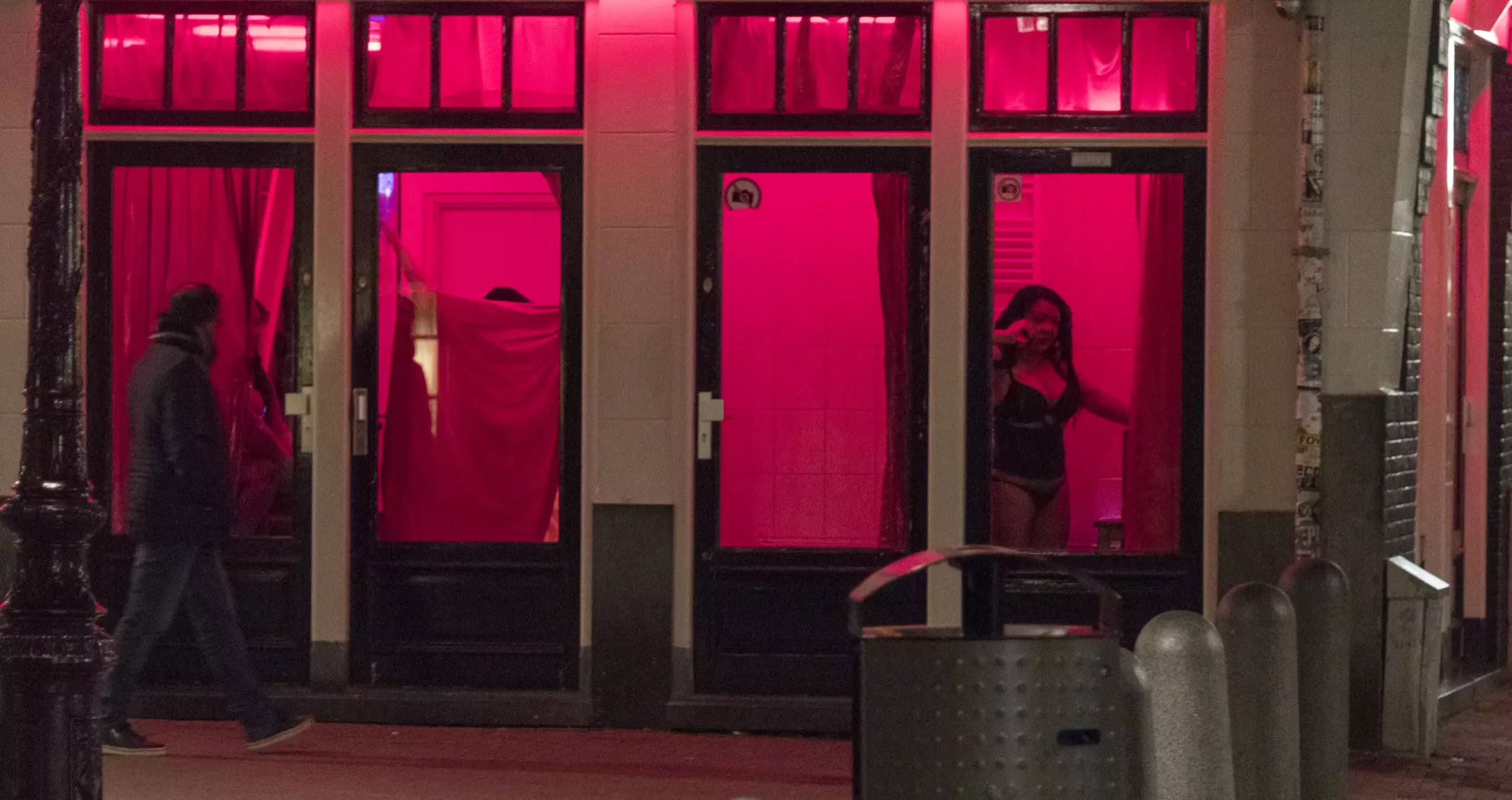 The plan to close the curtains in the Red Light District is not well received by the sex workers.