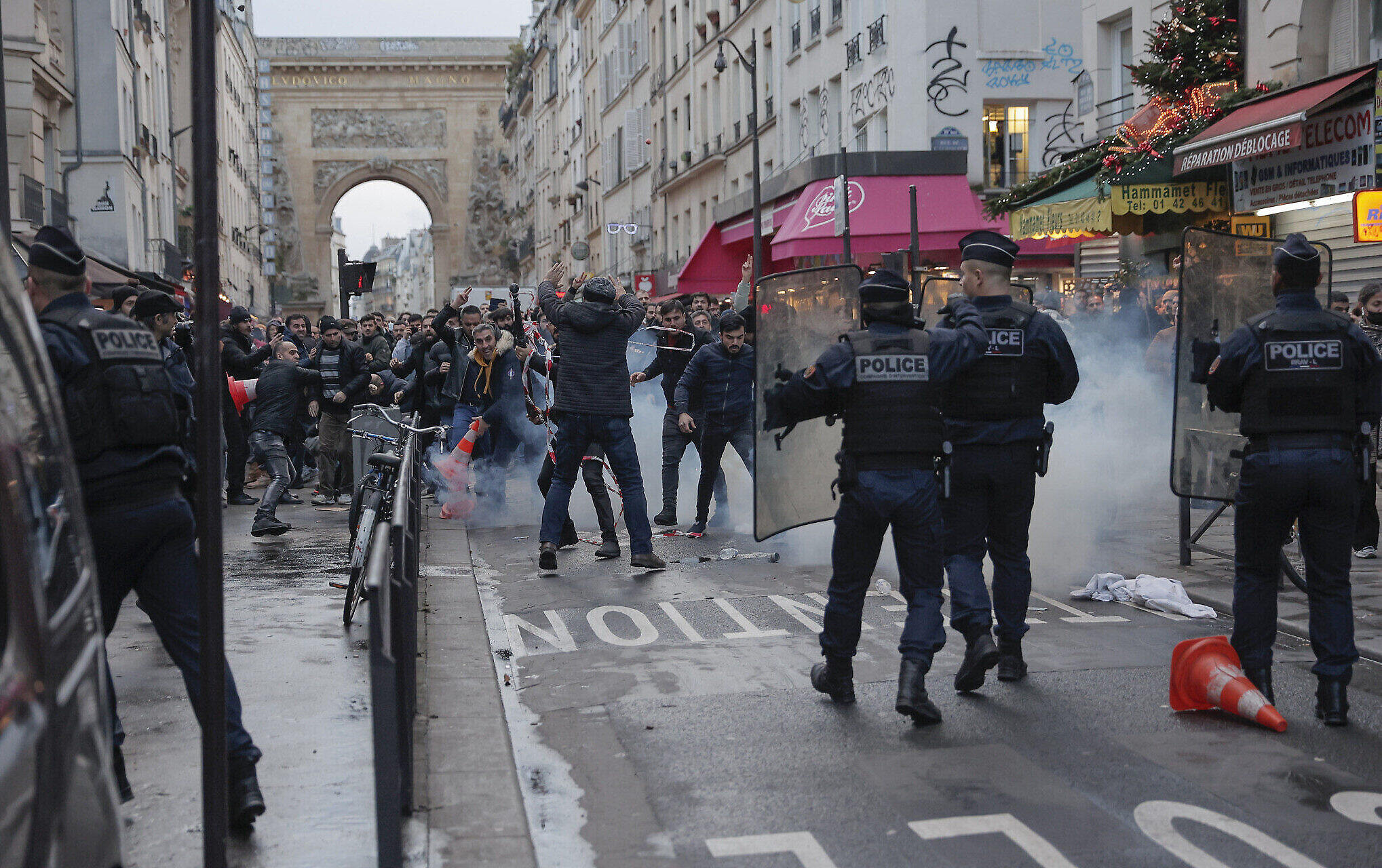 VIDEO Protest against the attack in Paris