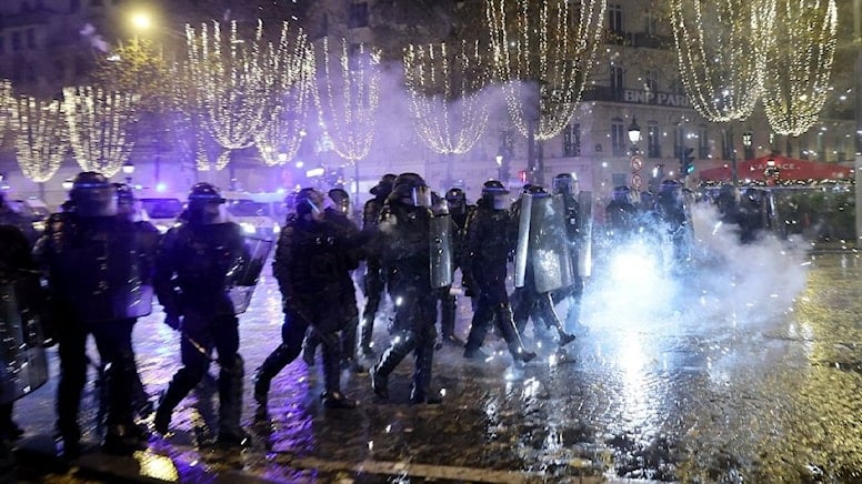 World Cup riot in France Dozens of people detained