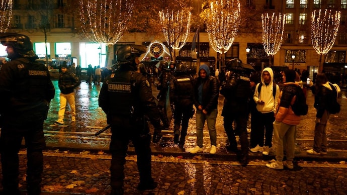 World Cup riot in France Dozens of people detained 1 1