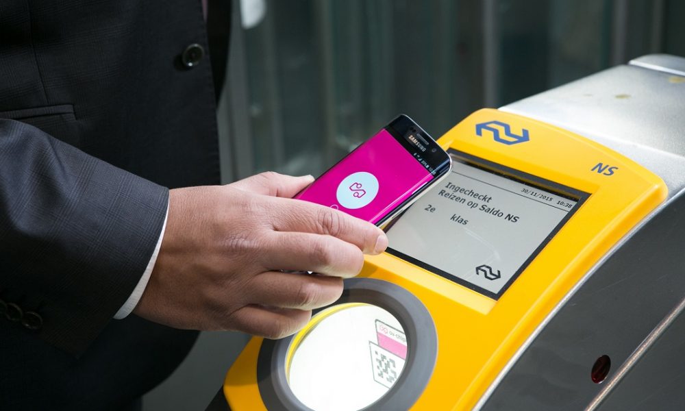 The era of transportation with contactless cards and devices begins in the Netherlands