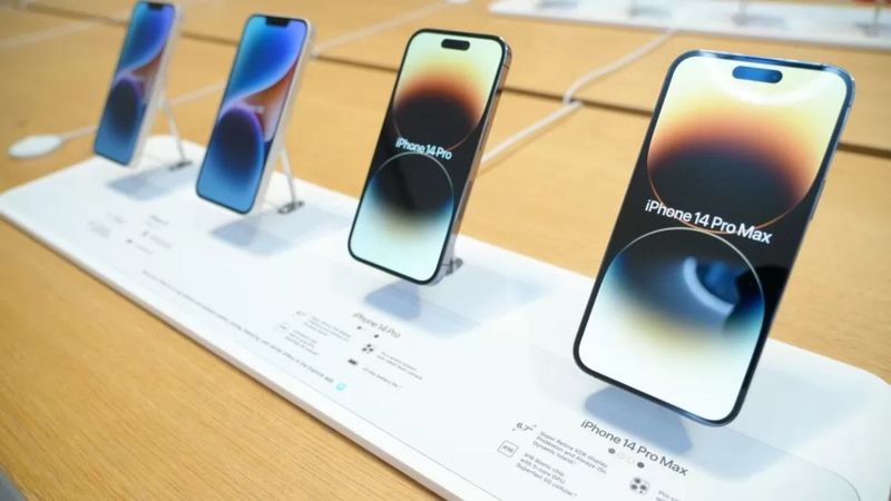 Apple suffers biggest drop in sales since 2019