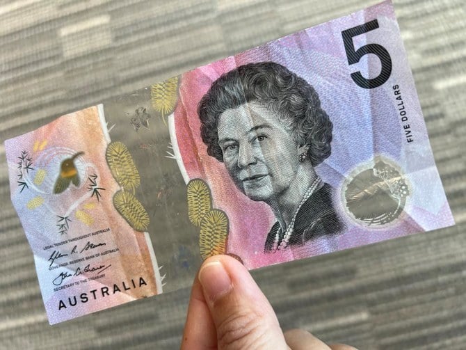 Australia removes British royal family from banknotes