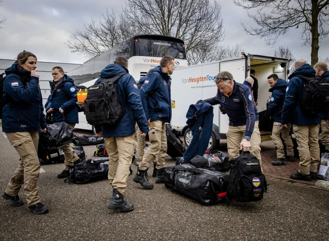 Dutch search and rescue team rescued 7 people