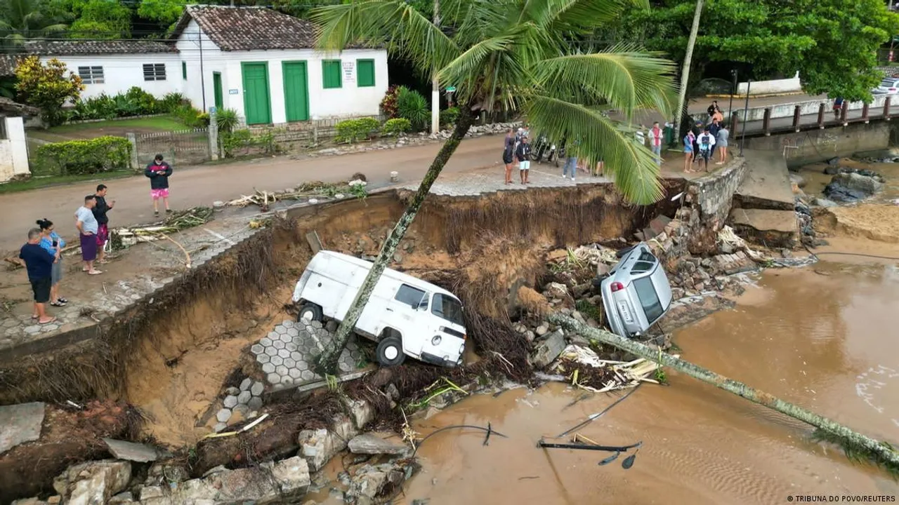 Floods and landslides in Brazil 36 dead