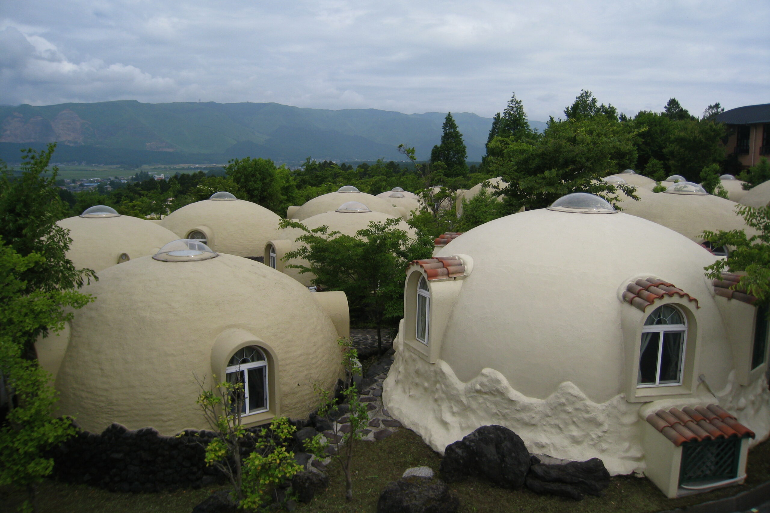 Japans earthquake proof foam houses Lasting 300 years