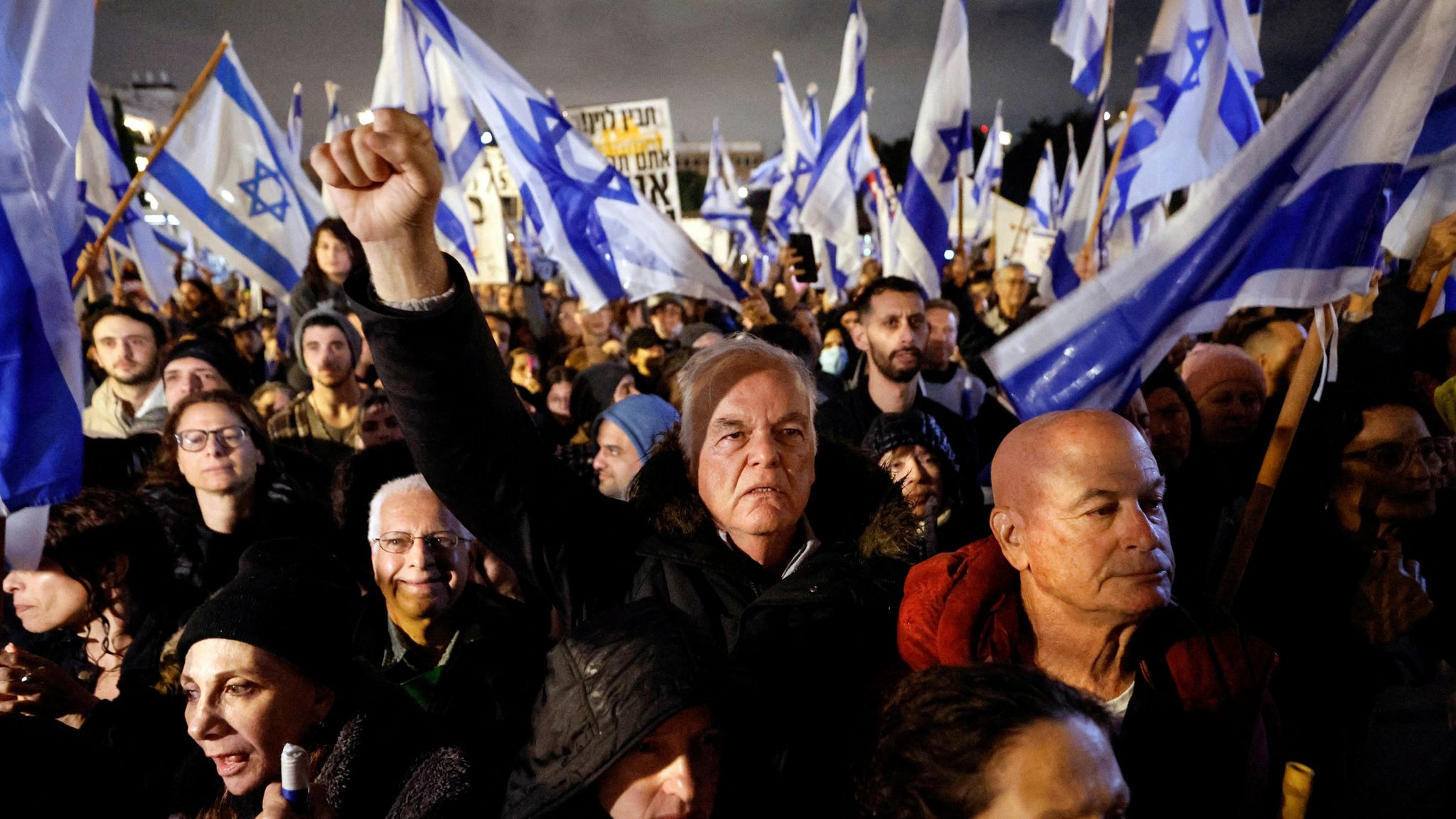 Thousands of Israelis take to the streets against Netanyahu