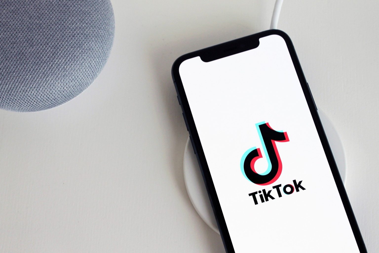 Tiktok banned on mobile devices of Canadian state