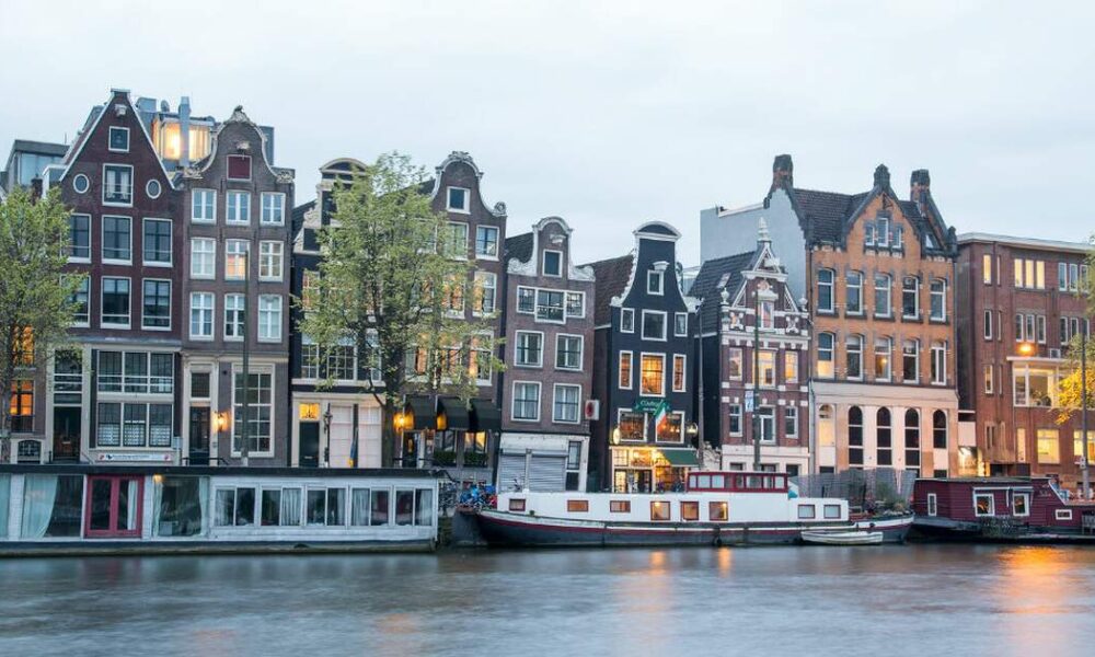 How is the weather in the Netherlands in April?