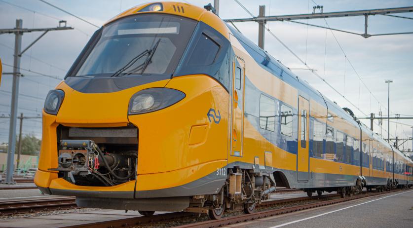 New NS high speed train starts sailing on the Amsterdam Rotterdam line