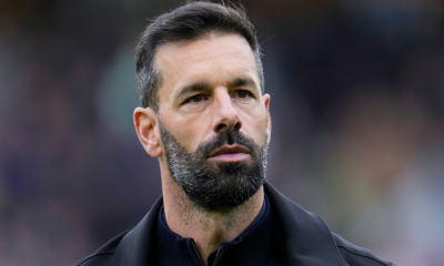 Van Nistelrooij leaves PSV