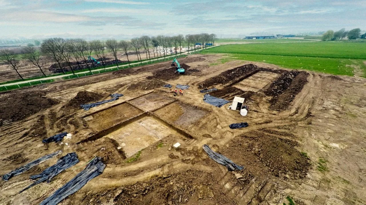 4000 year old temple found in the Netherlands Looks like Stonehenge