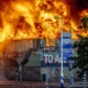 Large fire in Keileweg warehouse in Rotterdam West close windows and doors